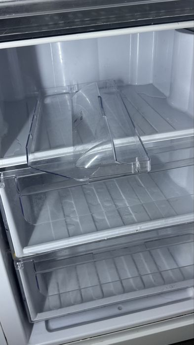 Холодильник Ariston