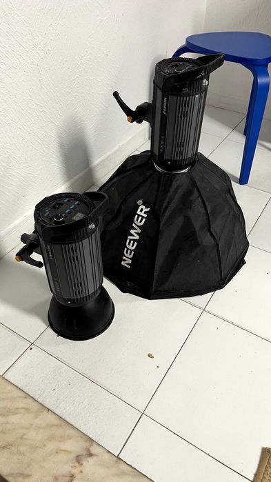 Kit 2 Flashes de Estúdio Neewer S-400N (400W) + Acessórios