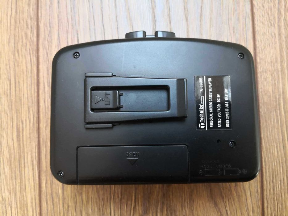 Odtwarzacz kasetowy przenośny walkman Technika Germany TG-696BB