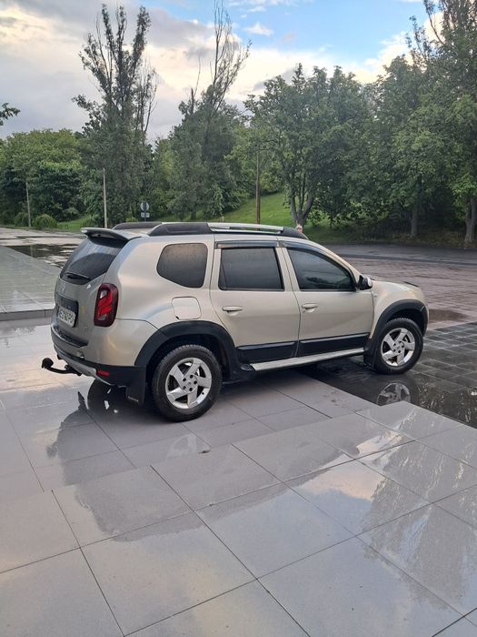 Продам Рено Дастер 4×4 дізель в хорошому стані.