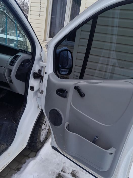 Опель.    Віваро.