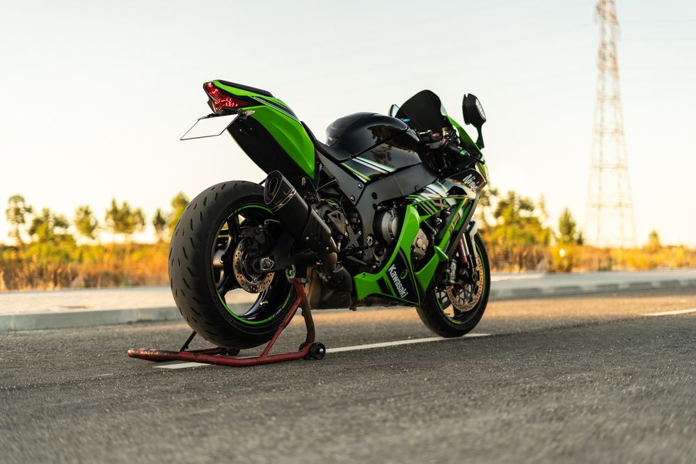 -Kawasaki zx10r-