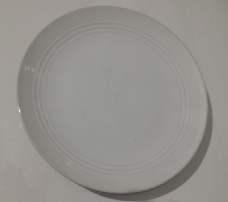 Pratos rasos grandes