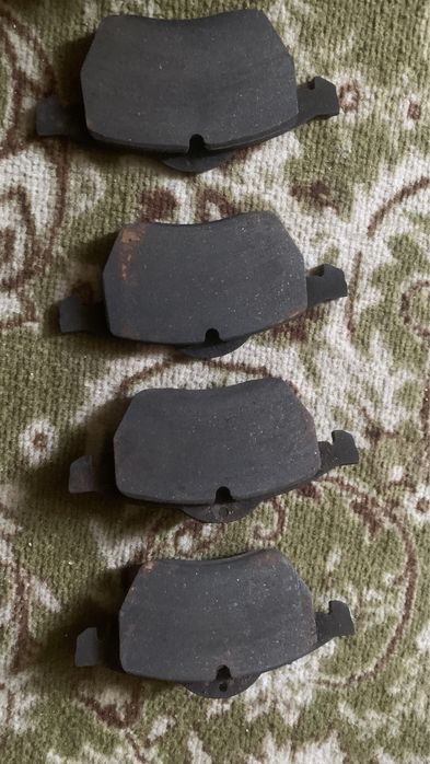 Продам гальмівні колодки