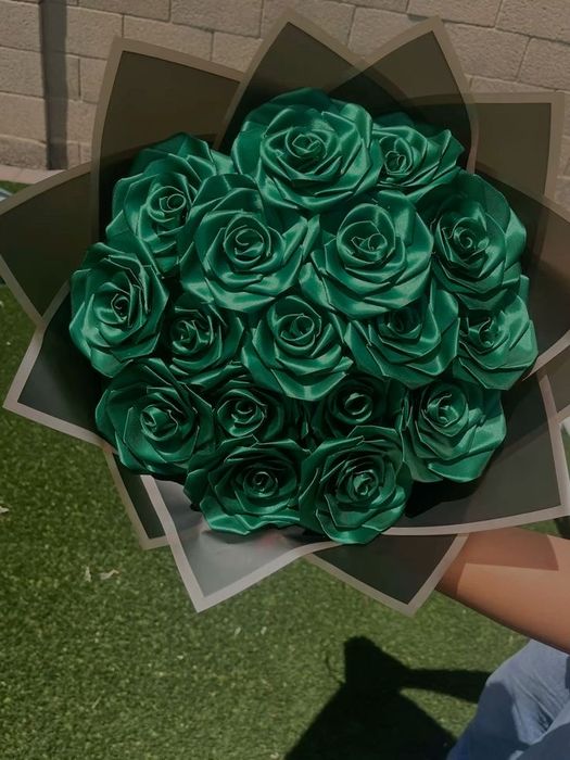 Букети з метеликів та стрічок