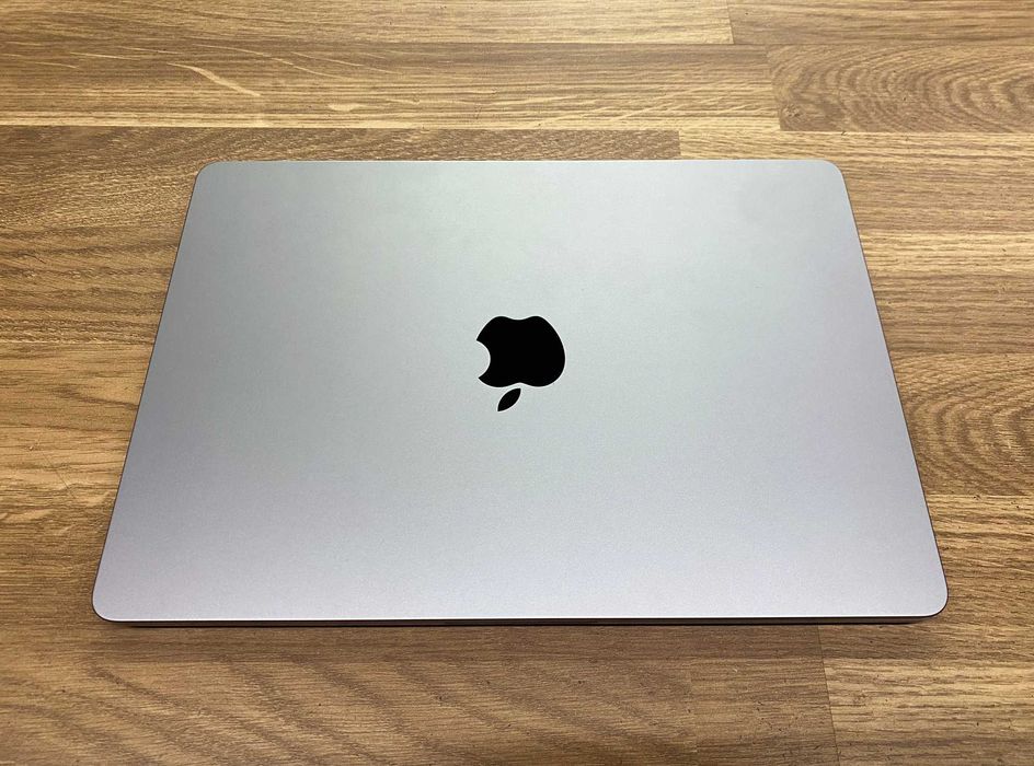 MacBook Air 13" (M2, 2022) (A2681) - Como novo, com garantia e carregador original