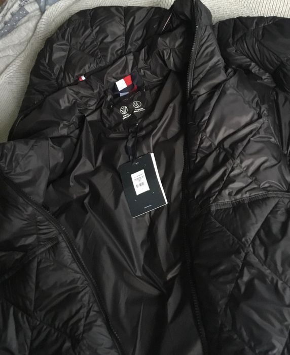 Blusão Tommy Hilfiger novo