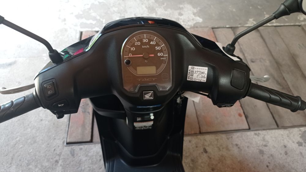 Скутер Honda Tack 79