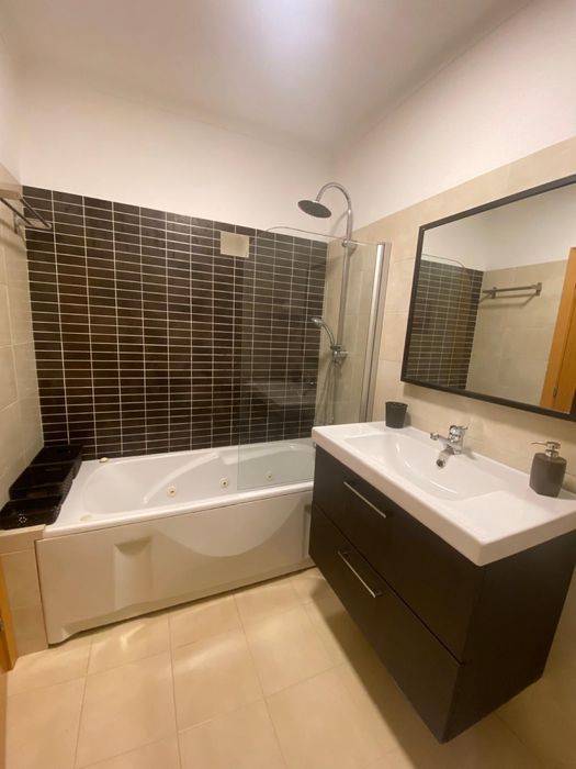 Apartamento T2, remodelado. A 5 min da praia