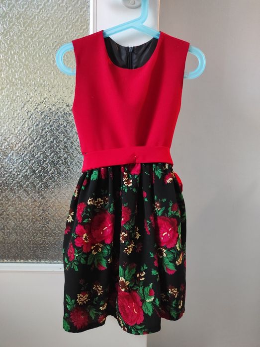 Sukienka w kwiaty, folklor, na ludowo