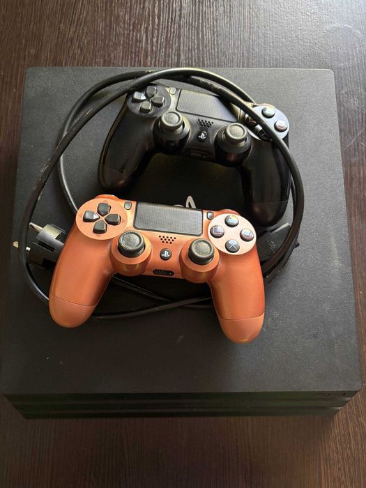PS4 PRO 1 TB + 2 джойстика + рідна коробка з документацією та чеком