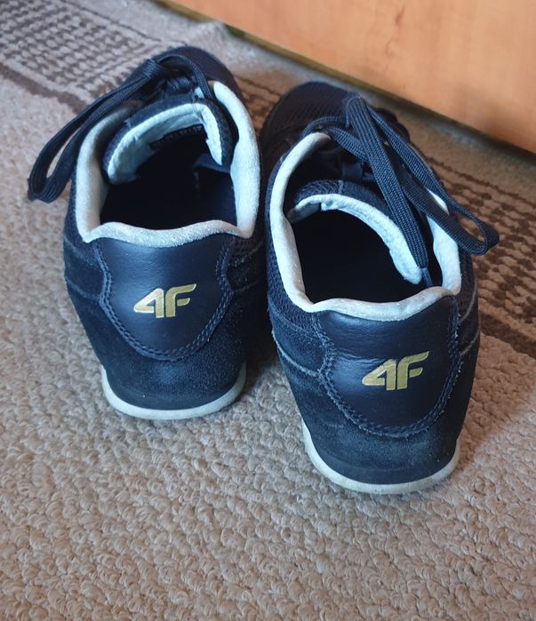 Damskie buty sportowe 4F