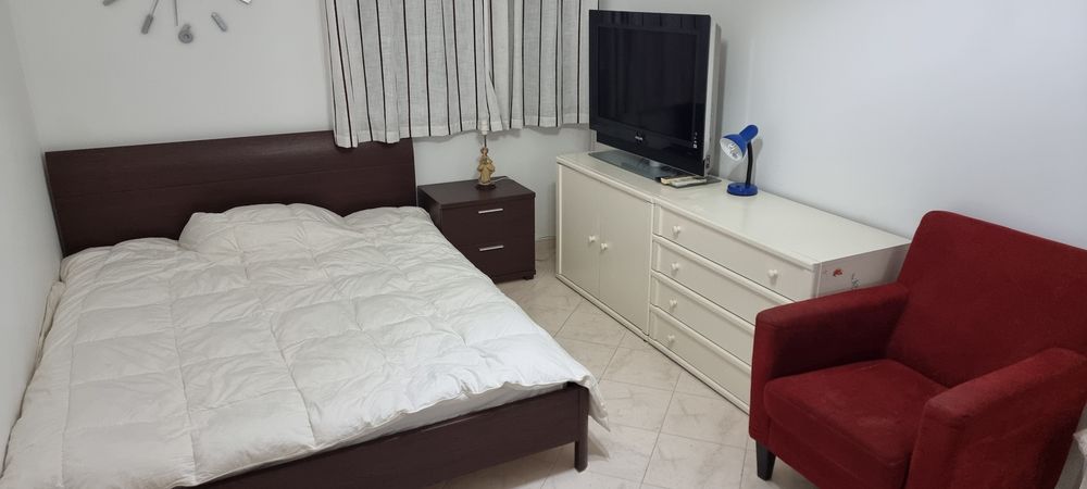 Aluga-se quarto mobilado