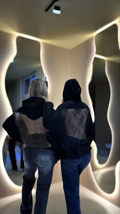 Худі з відкритою спинкою. Власне пошиття. Мереживо або Блискітки.