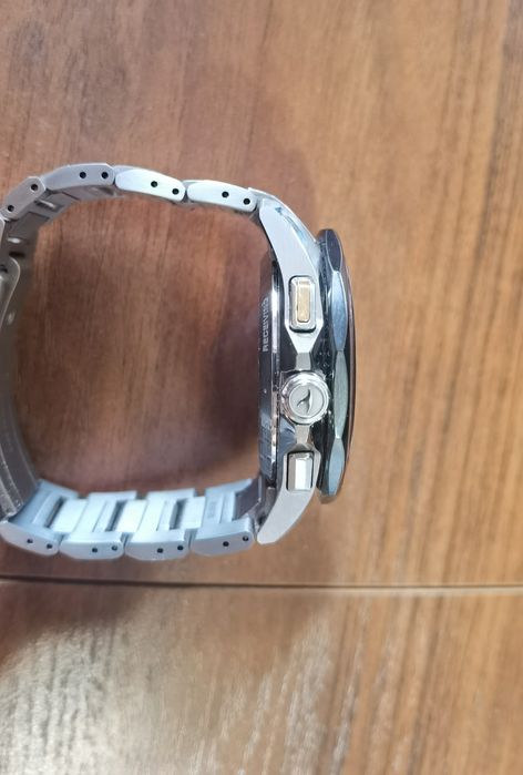 Casio Oceanus OCW-G2000 1AJF GPS Bluetooth Radio Control