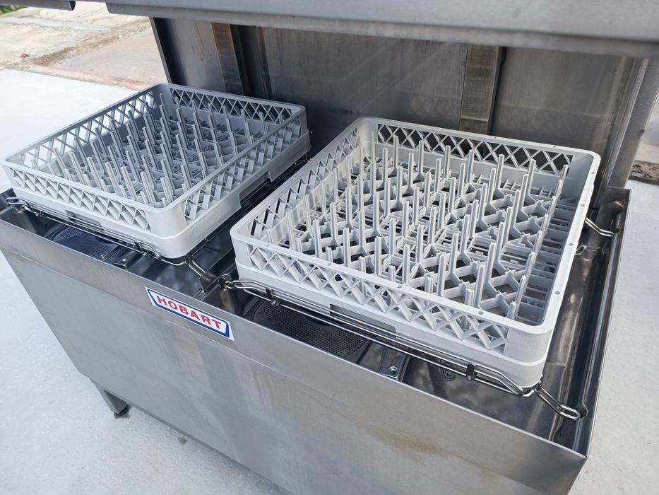 Професійна посудомийна машина подвійна Hobart AMXt-10 n