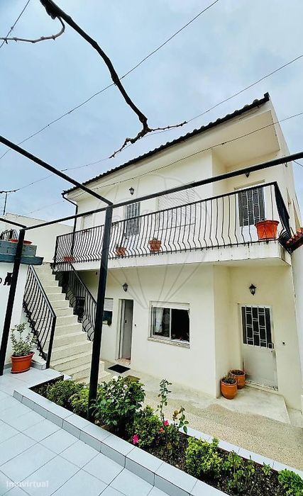 T4 Detached House for Sale