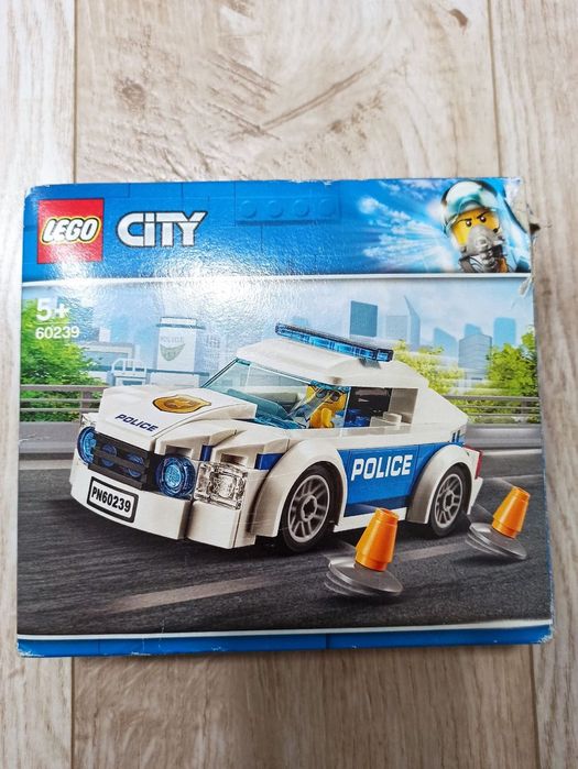 Полицейский автомобиль lego city