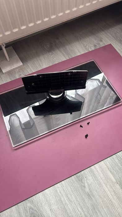 Podstawa noga stopa plus śruby TV Samsung UE37D5000