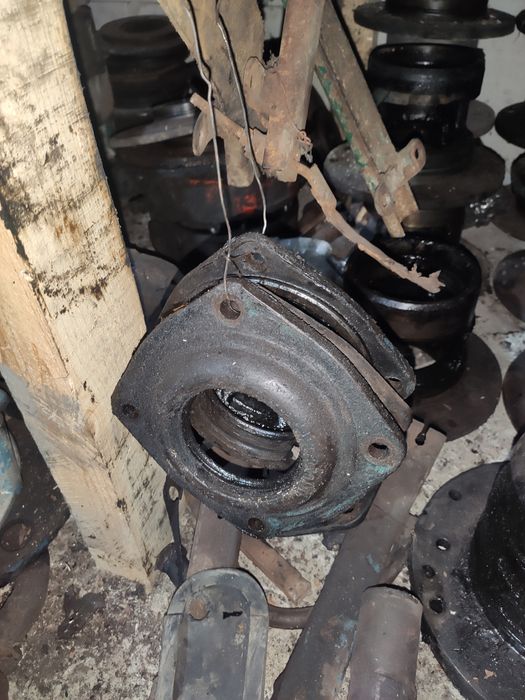 Качан цылиндричка большая мала новое бу вал стакан полуось рукав МТЗ