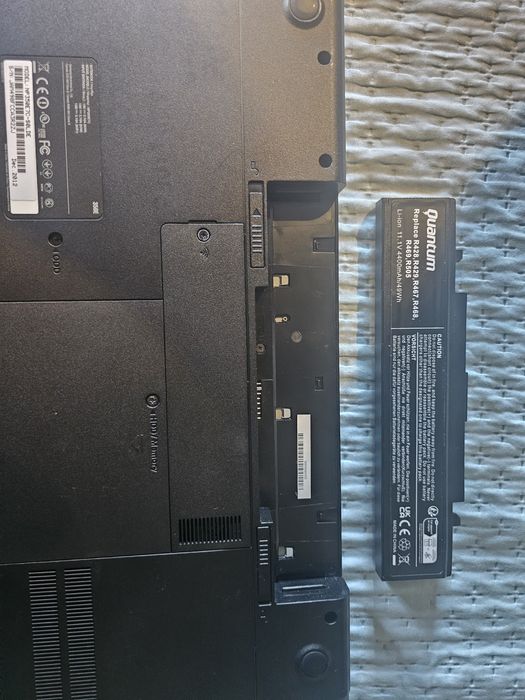 Самсунг 17 дюймів NP350E7C