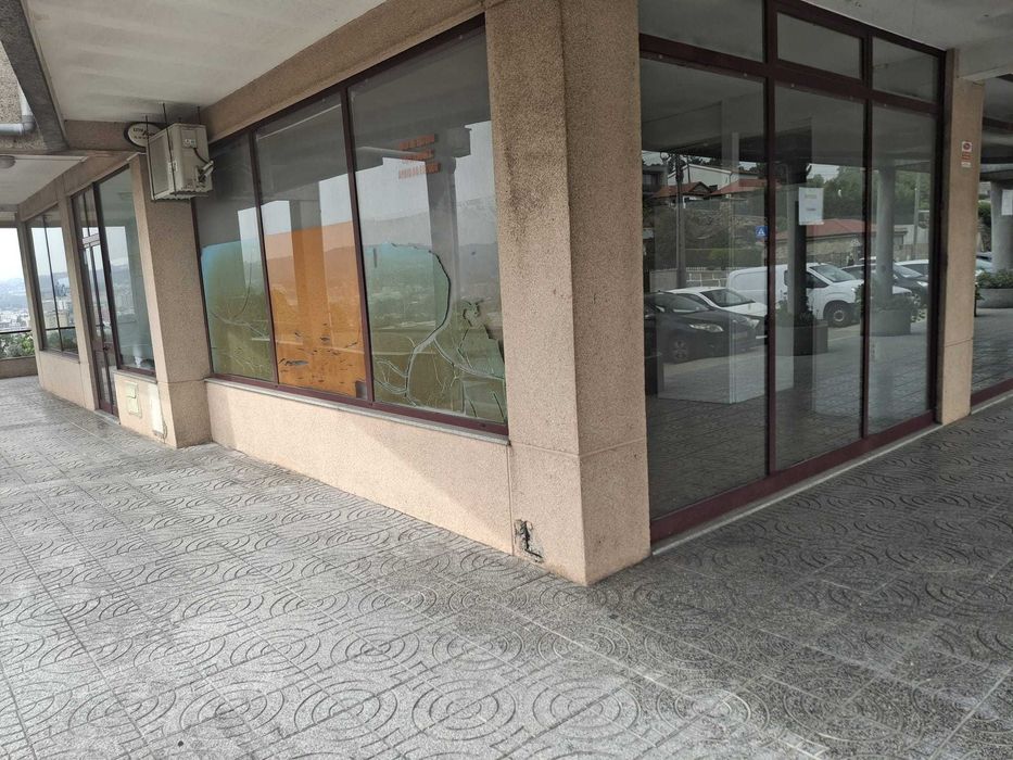 Loja com 70m perto do hospital  de Penafiel