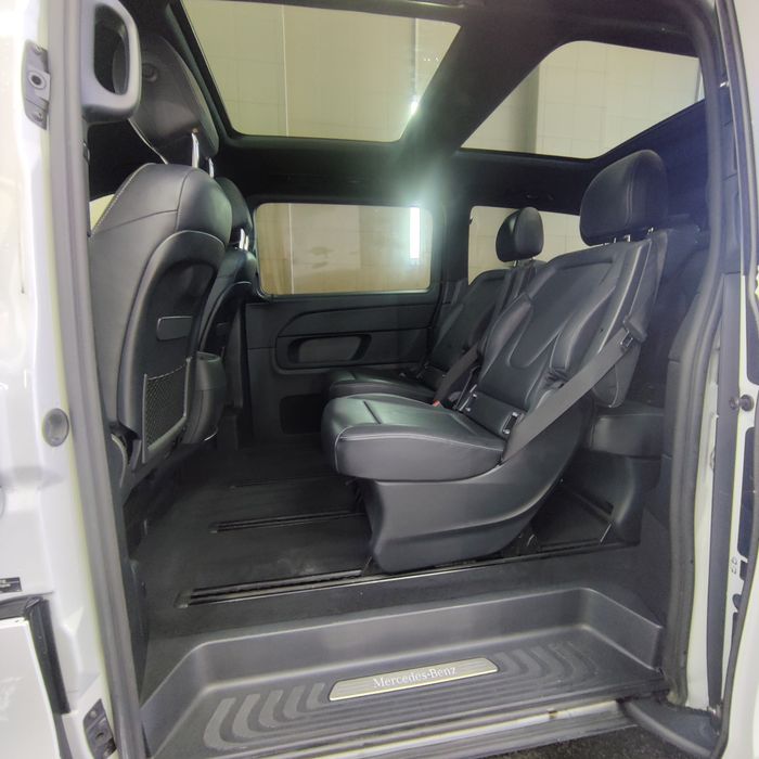 Мерседес v300 2019 року AMG