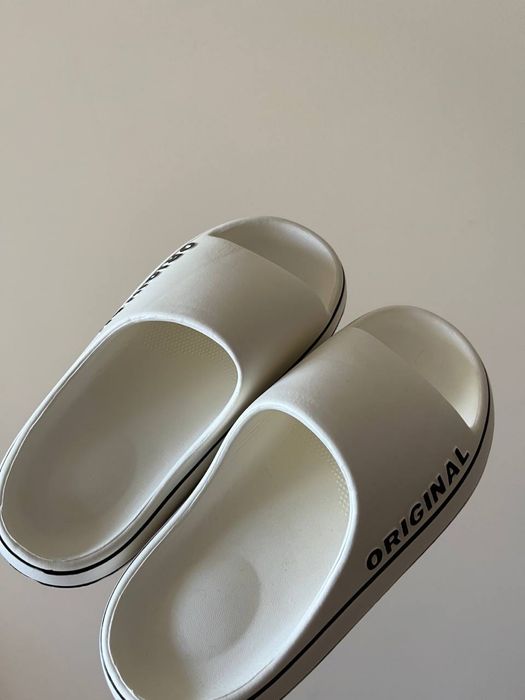 Шльопанці  38/39 розмір