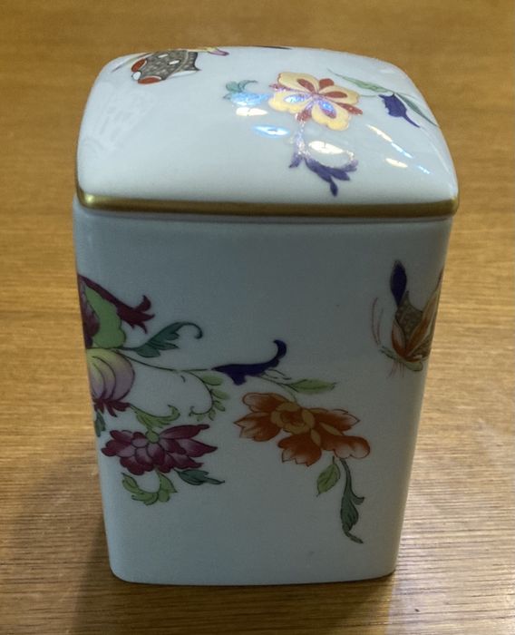 Vista Alegre Oriental Box with Samatra Decoration