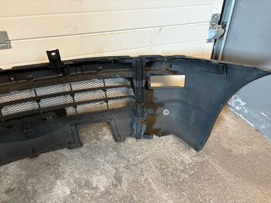 Para Choques Frontal Mitsubishi L400 de 1999