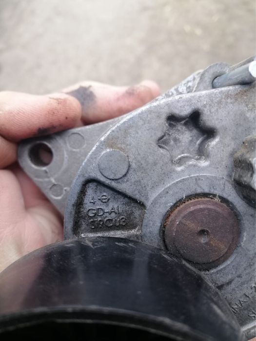 Ролик натяжний Mercedes