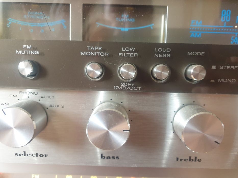 Amplituner Marantz MR 215