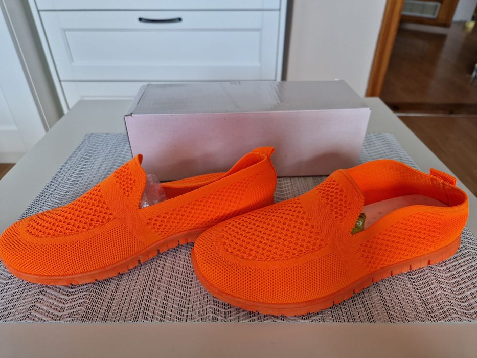 Nowe obuwie sportowe/ tenisówki wsuwane marki Born2be - rozmiar 36