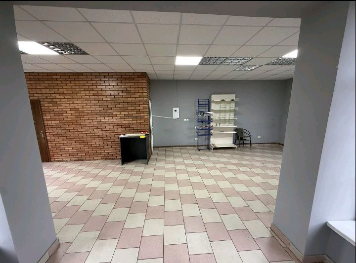 Продається нежитлове приміщення с.Крихівці