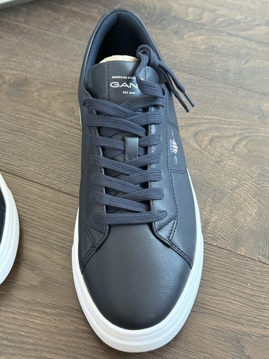 Продам нові кросівки Gant