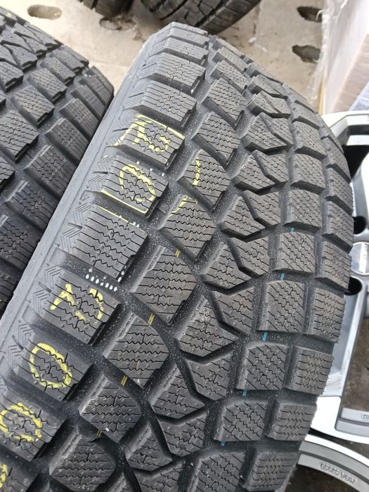 Nowe demo opony zimowe 235/55/18 Mazzini 4 sztuki 25r