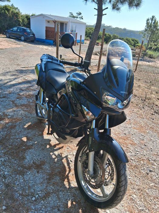 Vendo Honda Varadero 1000 cc, com ABS.  13000 km, como nova.