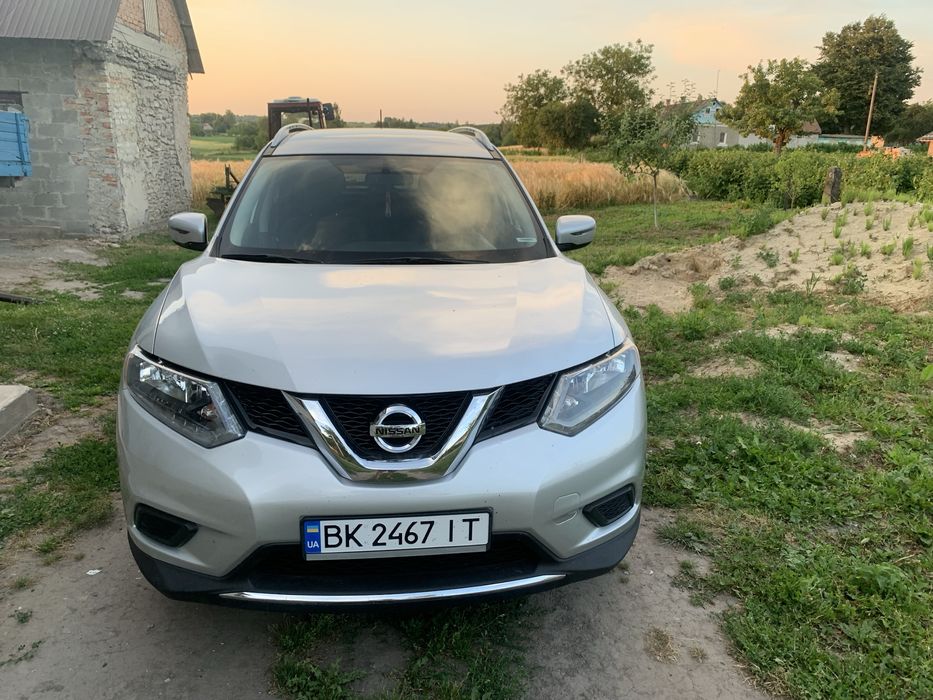 Nissan rogue sv awd