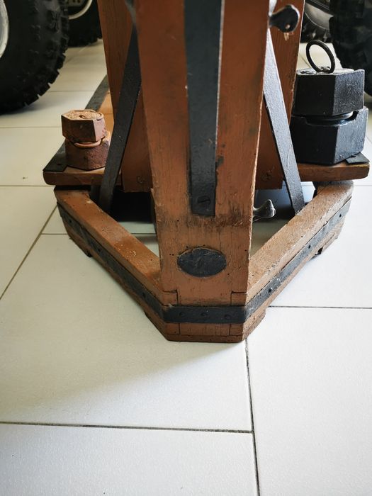 Balança antiga toda restaurada
