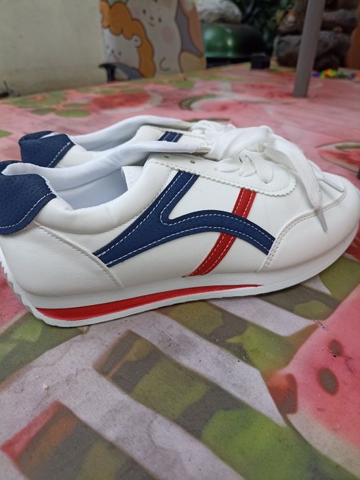 Nowe trampki na sprzedaż