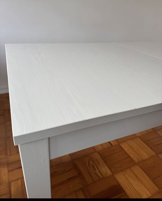 Mesa branca retangular extensivel