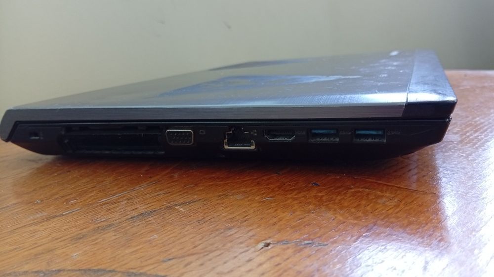 Lenovo V580c ноутбук SSD / нова батарея / 4GB