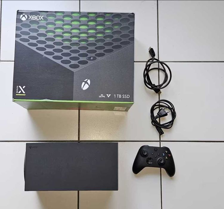 Xbox Series X 1TB rzadko używana z padem