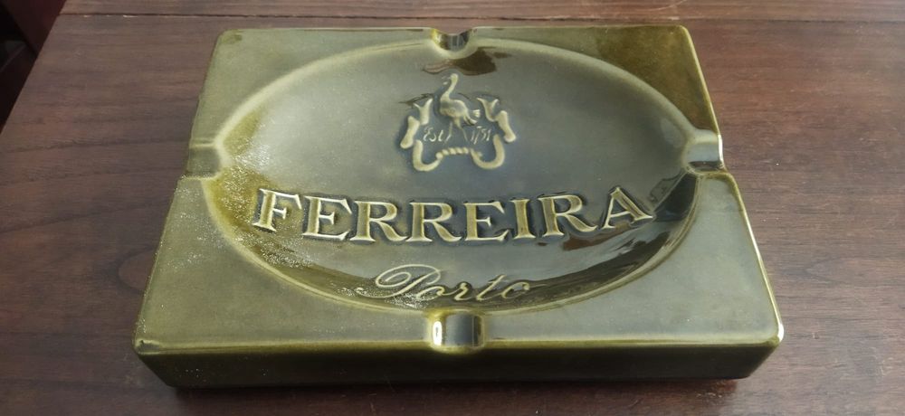 Cinzeiro em faiança da Secla - Casa Ferreira