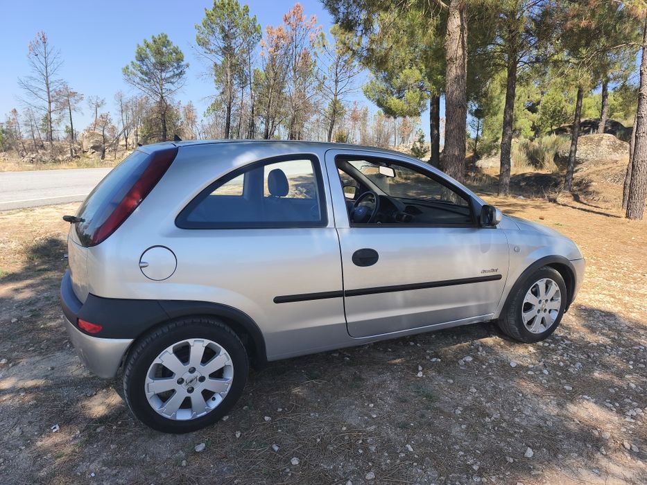 Opel corsa, 1.7 dti, 5 lugares 3 portas com excelente aspecto e muito bom de mecânica