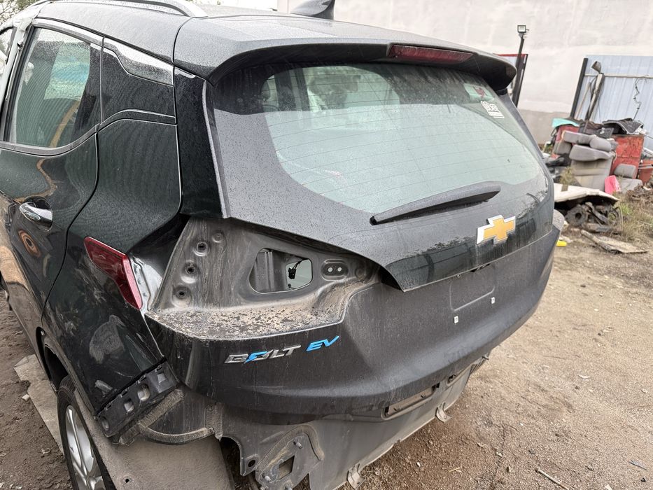 Крышка багажника CHEVROLET BOLT EV кришка ляда болт запчасти разборка