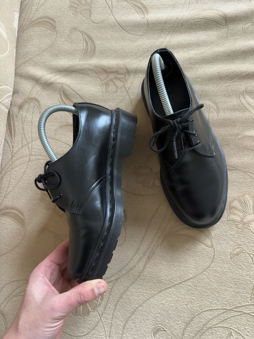 Чернын Кожанные туфли Dr Martens оригинал Размер 38