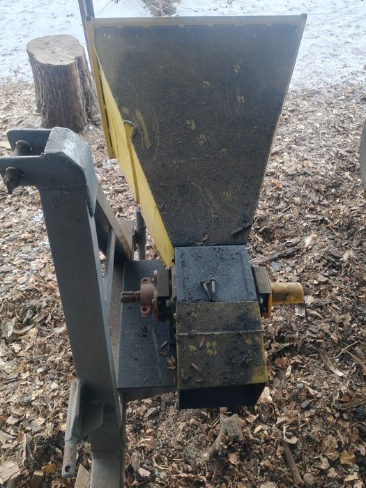 Rębak, rozdrabniacz do gałęzi 2N