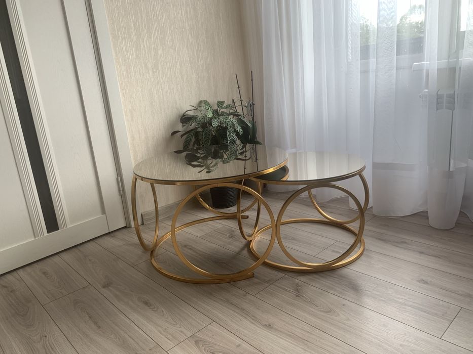 Два столика можна окремо