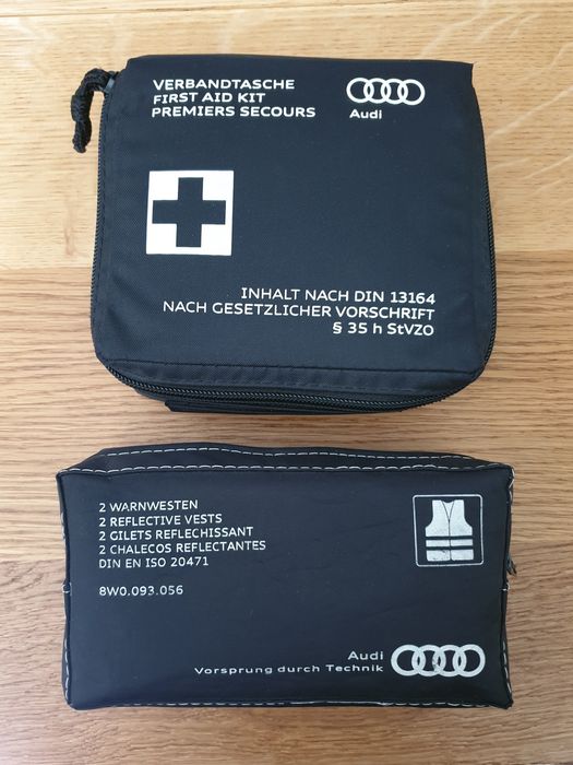 AUDI komplet apteczka samochodowa i kamizelki ostrzegawcze